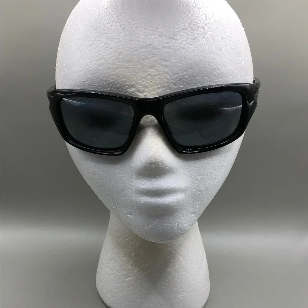 Oakley Valve 12-837 Sunglasses Sleek Black Polarized Wrap